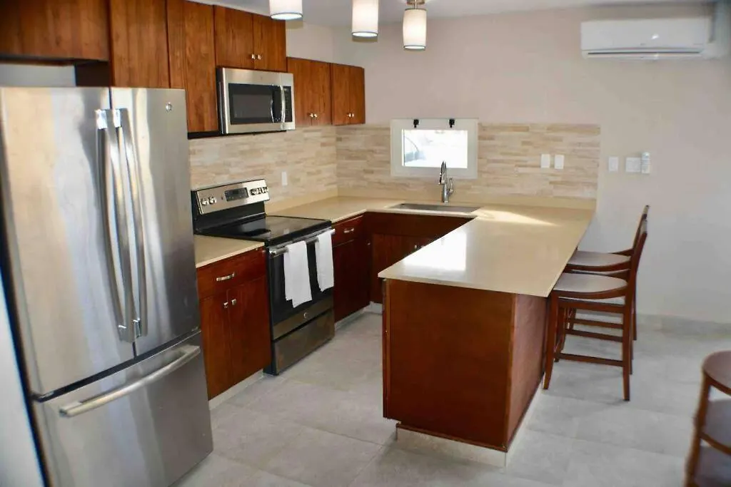 Blue Sky 1 Bedroom Apartment In Simpson Bay Koolbaai 0*,  São Martinho